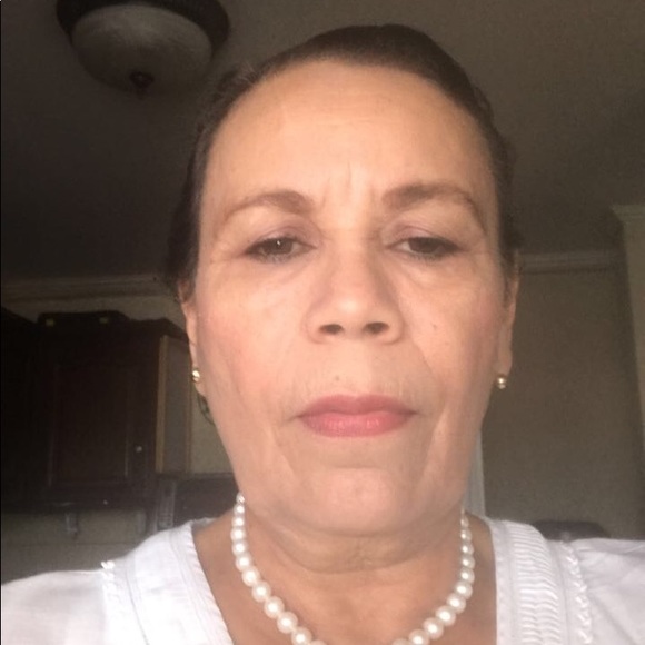 Meet your Posher, Liz - Picture 1 of 1